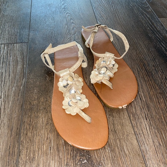 Flower sandals - Picture 1 of 2